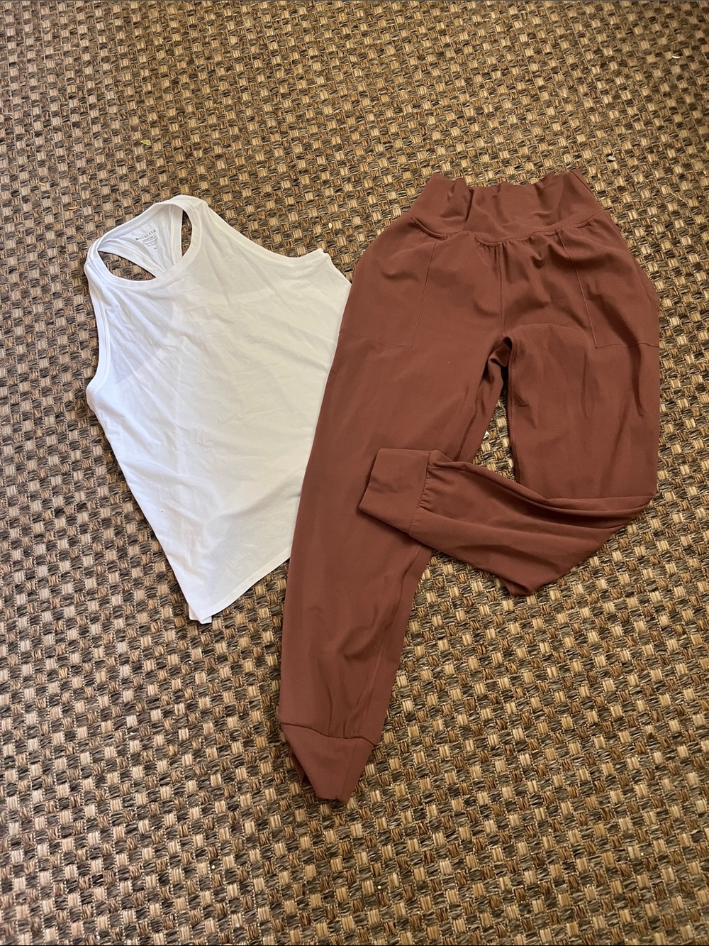 Athleta High-Waist Track Joggers in Rust small. med white tank new
